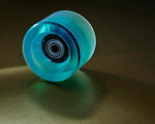 Laden Sie das Bild in den Galerie-Viewer, Longboard Rolle
